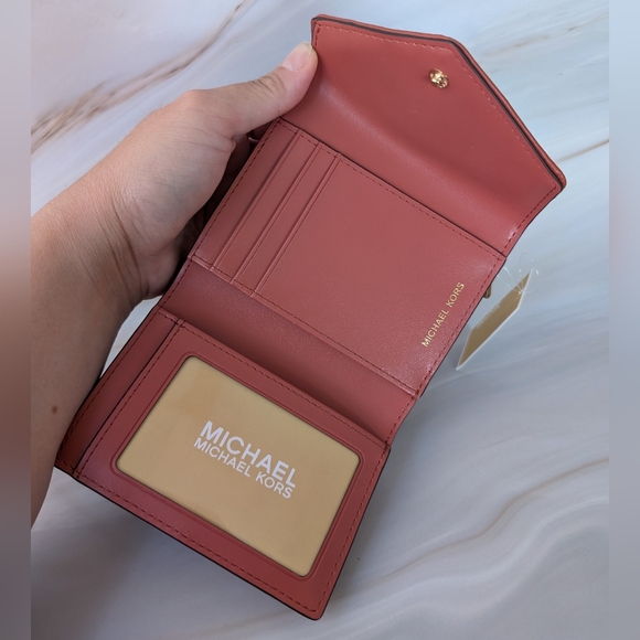 BNWT Michael Kors Jet Set Charm Medium Envelope Trifold Wallet - Picture 4 of 11